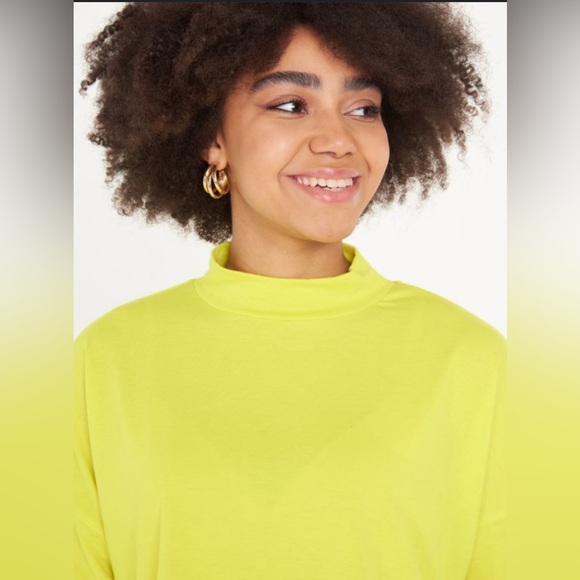 Chico's Tops - #25 CHICO’S HIGH COLLAR LIME GREEN LONG SLEEVE SHIRT SPLIT HEM
